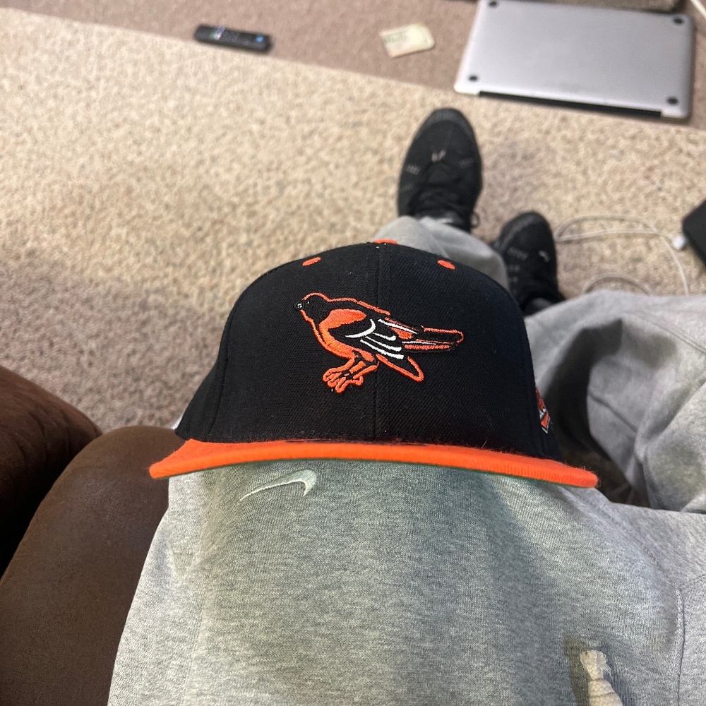 Snap back old school orioles hat